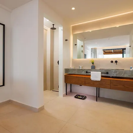 Deos Luxury - Adults Only Hotell
