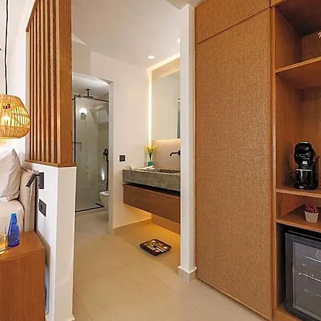 ホテル Deos Luxury - Adults Only 4*